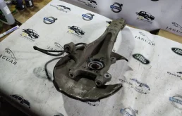 Кулак поворотный левый для Volvo XC90 2017 года на фотографиях