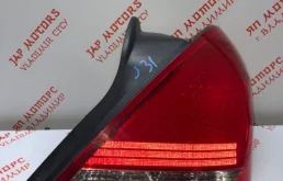 Фонарь правый для Nissan Teana 2004 года на фотографиях