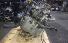 Двигатель для Subaru Legacy 1998 года на фотографиях