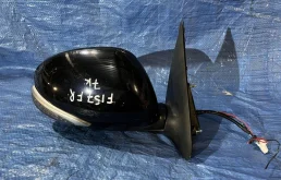 Стекла и зеркала для Nissan Juke 2010 года на фотографиях