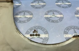 Крыло правое для Mercedes-Benz S class 2009 года на фотографиях