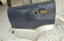 Двери для Suzuki Grand Vitara 2004 года на фотографиях