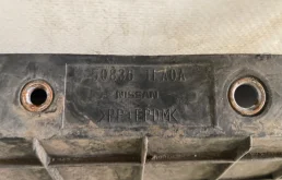 Усилитель переднего бампера для Infiniti QX 2022 года на фотографиях