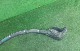 Расширитель арок передний правый для Toyota RAV4 2018 года на фотографиях