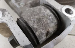 Рычаг передний правый нижний для Volvo XC90 2018 года на фотографиях