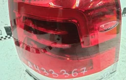 Фонарь правый для Toyota Land Cruiser 2018 года на фотографиях