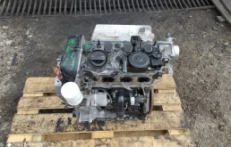 Двигатель без навесного для Volkswagen Tiguan 2016 года на фотографиях