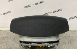 Подушка безопасности водителя для Volkswagen Passat 2008 года на фотографиях