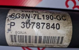 Карданный вал задний для Volvo XC70 2010 года на фотографиях