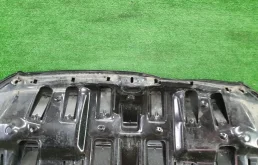 Капот для Mercedes-Benz V class 2020 года на фотографиях