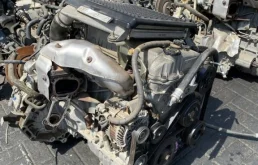 Двигатель для Mazda MPV 2010 года на фотографиях