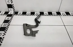 Петля капота правая для Toyota RAV4 на фотографиях