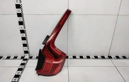 Фонарь внешний правый для Volvo XC90 2019 года на фотографиях