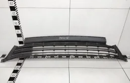 Решетка переднего бампера для Toyota RAV4 2015 года на фотографиях