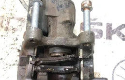 Суппорт задний левый для Volkswagen Passat 2015 года на фотографиях