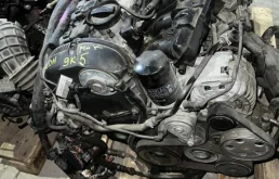 Двигатель без навесного для Audi A4 2014 года на фотографиях