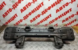 Подрамник двигателя для Suzuki Grand Vitara 1999 года на фотографиях