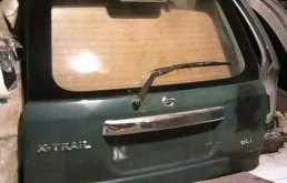 Двери для Nissan X-Trail 2006 года на фотографиях