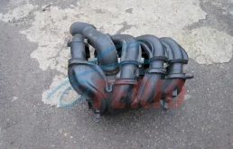 Впускной коллектор для Ford Focus 2005 года на фотографиях