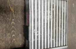 Интеркулер для Audi A4 2004 года на фотографиях