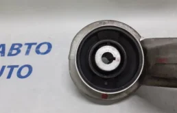 Рычаг передний правый нижний для Audi A6 на фотографиях