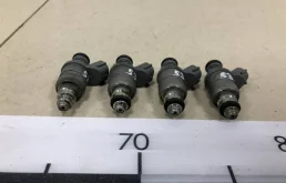 Форсунка топливная для Skoda Octavia 2012 года на фотографиях