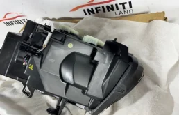 Фара правая для Infiniti QX 2018 года на фотографиях