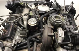 Двигатель для Audi A6 2001 года на фотографиях