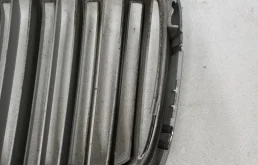 Решетка переднего бампера для Volvo XC90 2017 года на фотографиях