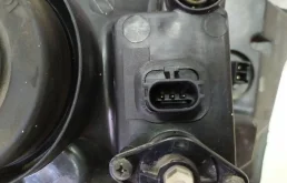 Фара ксенон левая для Nissan X-Trail 2004 года на фотографиях