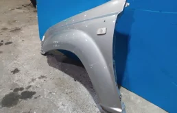 Крылья для Nissan X-Trail 2002 года на фотографиях