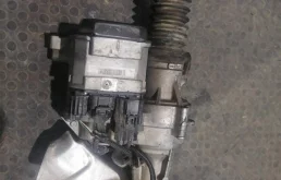 Рулевая рейка для Ford Focus 2015 года на фотографиях