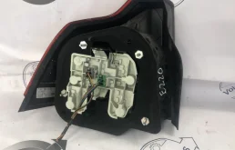 Фонарь правый для Volvo S40 2004 года на фотографиях