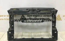 Панель радиатора (телевизор) для Volkswagen Polo 2018 года на фотографиях