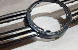 Решетка переднего бампера для Volkswagen Tiguan 2014 года на фотографиях