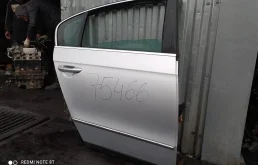 Дверь задняя правая для Volkswagen Passat 2007 года на фотографиях
