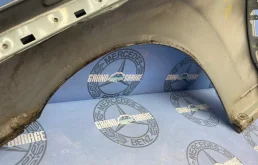 Крыло правое для Mercedes-Benz S class 2009 года на фотографиях