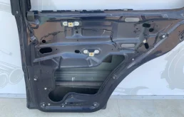 Дверь задняя правая для Mercedes-Benz M class 2000 года на фотографиях