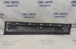 Молдинг передней левой двери для Volkswagen Touareg 2014 года на фотографиях