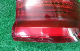 Фонарь внешний правый для BMW X3 2018 года на фотографиях