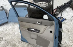 Дверь передняя левая для Volvo S40 2011 года на фотографиях