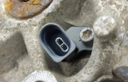 Кулак задний левый для Volkswagen Tiguan 2015 года на фотографиях