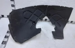 Подкрылок передний правый для Volkswagen Touareg 2015 года на фотографиях