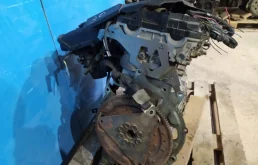 Двигатель без навесного для BMW 5er 2004 года на фотографиях