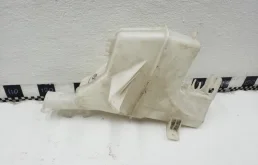 Бачок омывателя для Hyundai Creta 2017 года на фотографиях