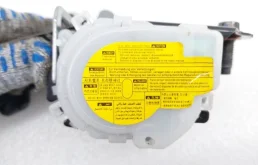 Ремень безопасности передний левый для Kia Rio 2012 года на фотографиях