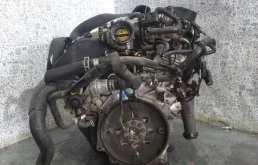 Двигатель для Mazda MPV 1999 года на фотографиях