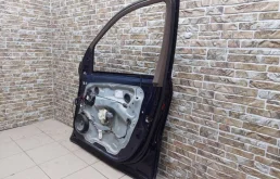 Дверь передняя правая для Mercedes-Benz M class 2010 года на фотографиях