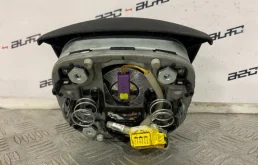 Подушка безопасности водителя для Volkswagen Passat 2008 года на фотографиях