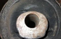 Рычаг передний правый нижний для Volkswagen Touareg 2008 года на фотографиях